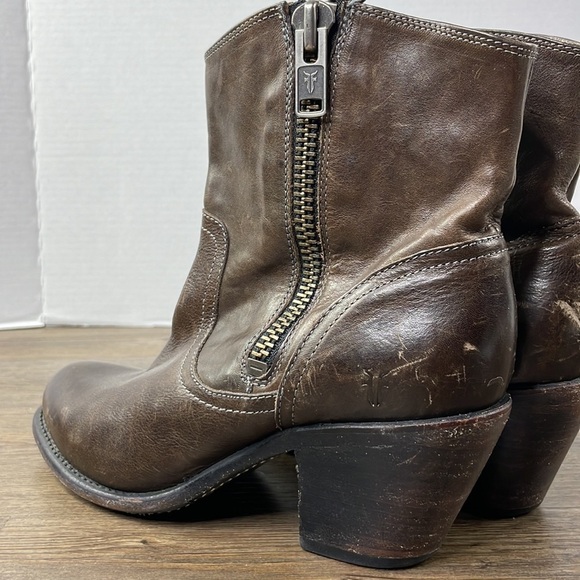 Frye Women’s Leather Leslie 76751 Brown  Ankle Side Zip Booties Boots, size 8.5 - Picture 7 of 13